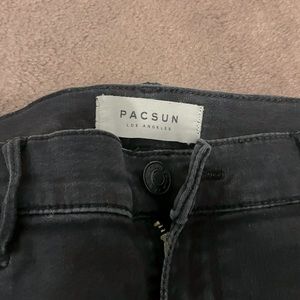 PACSUN RIPPED JEGGING